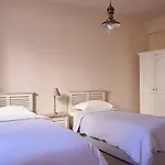 Villa - Olive